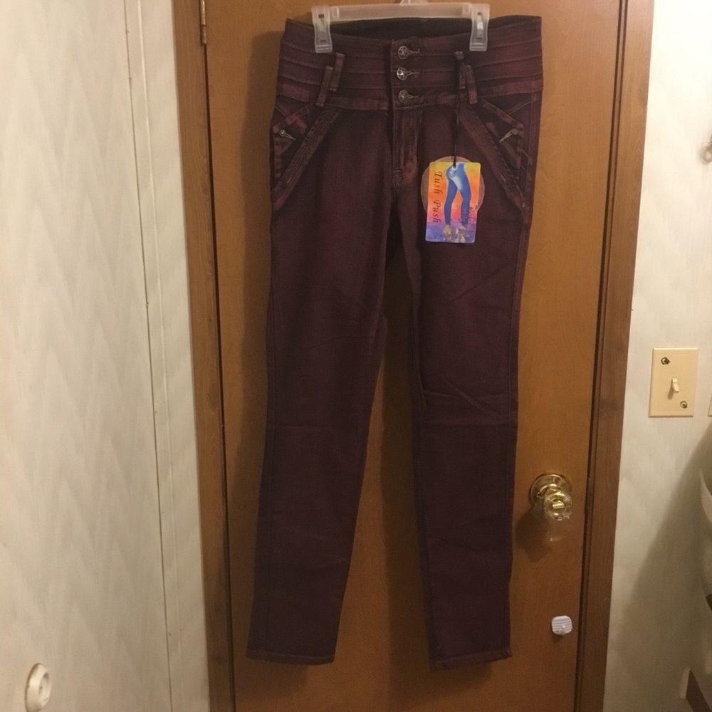 Tush push Burgundy 3 button Rhinestone Skinny Jeans 11